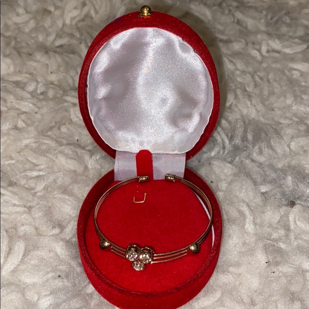 A beautiful “gold” bracelet!